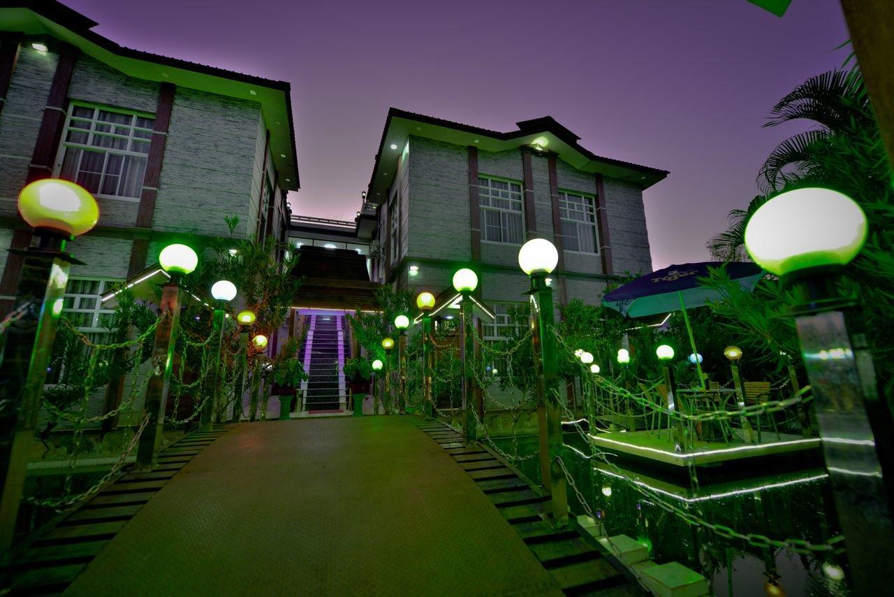 Tiger Hotel And Golden Lion Restaurant Pyin Oo Lwin Exterior photo