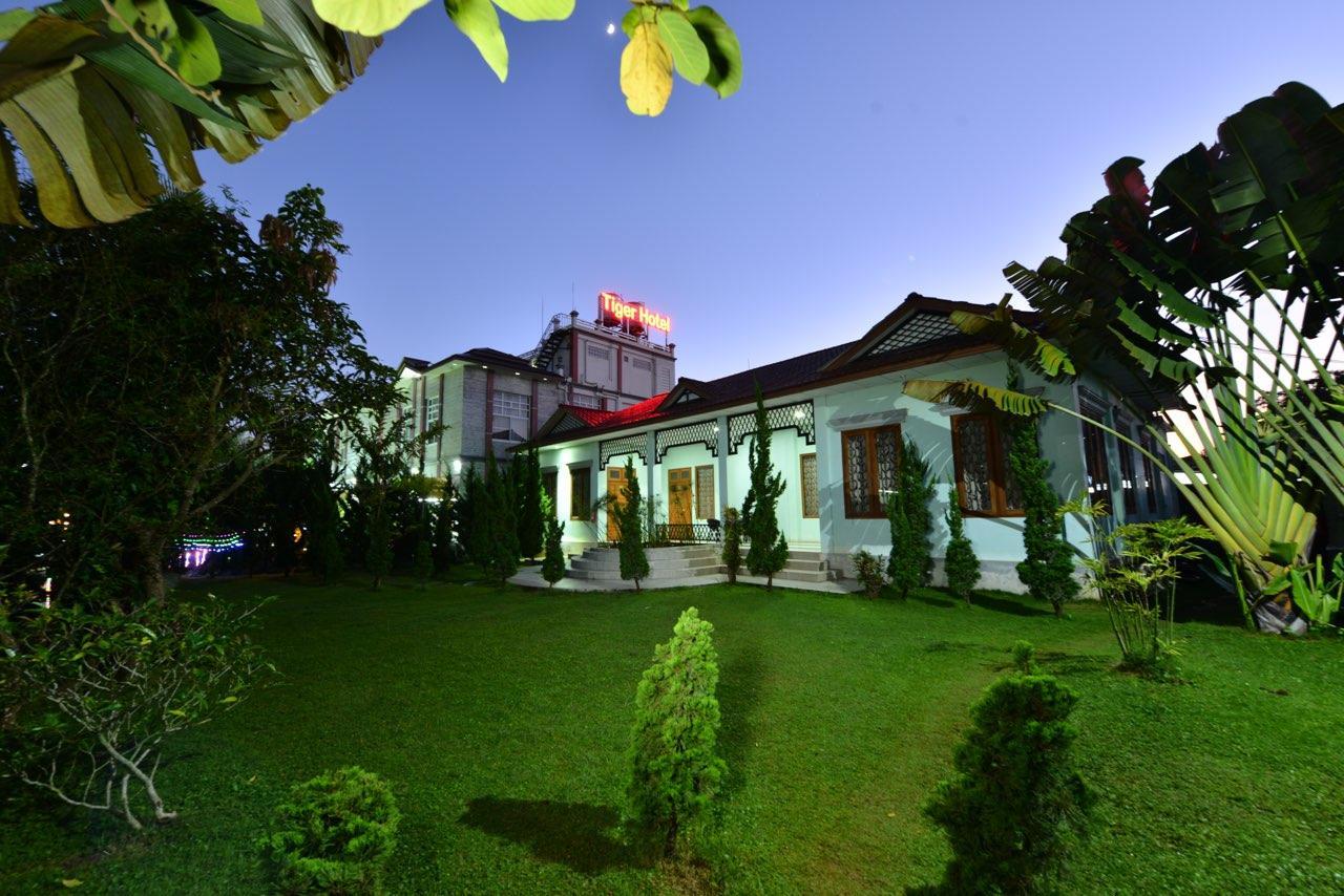 Tiger Hotel And Golden Lion Restaurant Pyin Oo Lwin Exterior photo