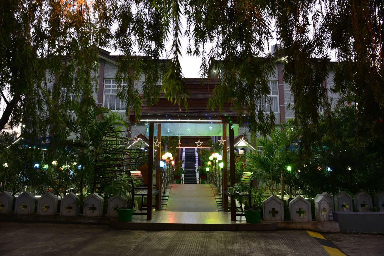 Tiger Hotel And Golden Lion Restaurant Pyin Oo Lwin Exterior photo