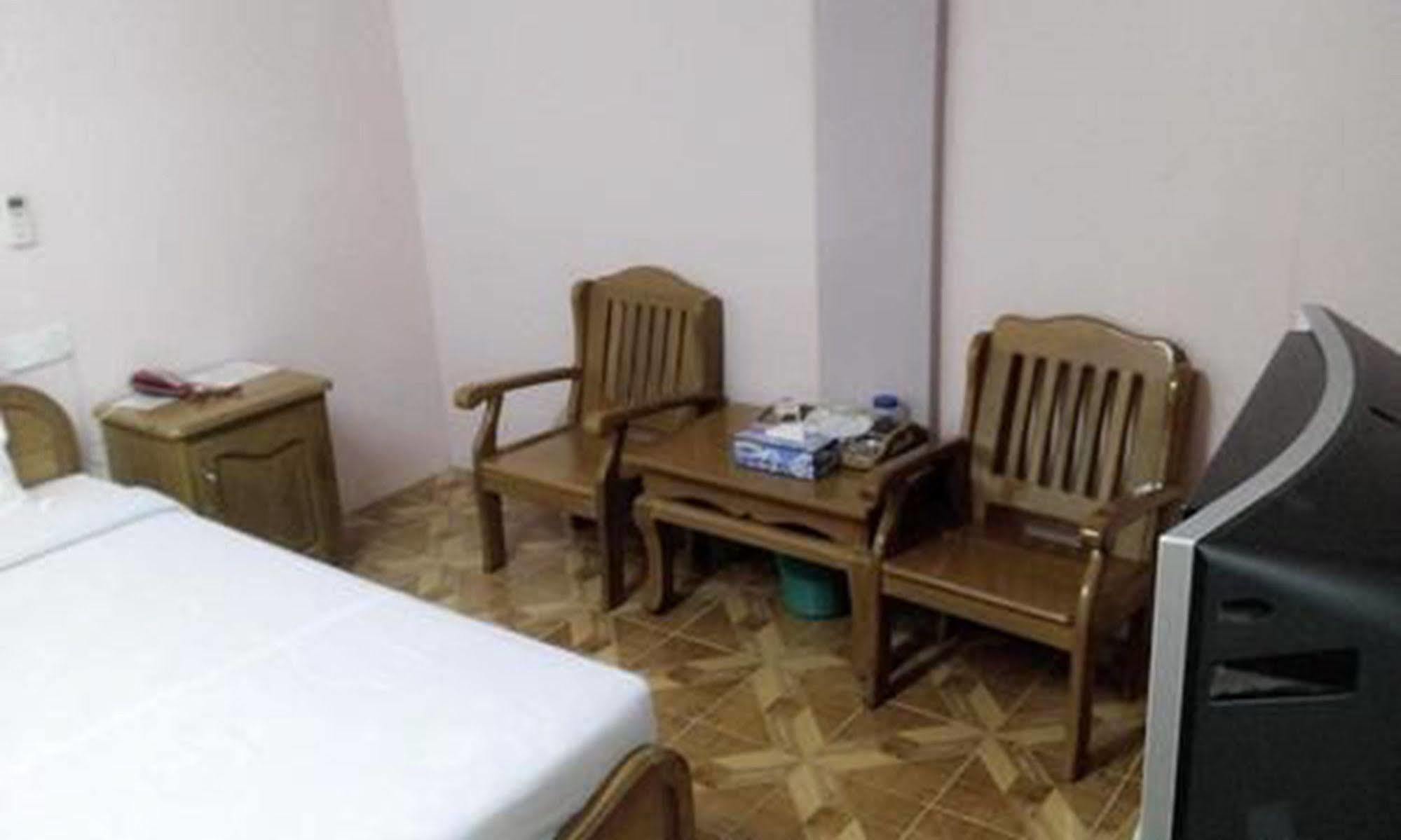Tiger Hotel And Golden Lion Restaurant Pyin Oo Lwin Exterior photo