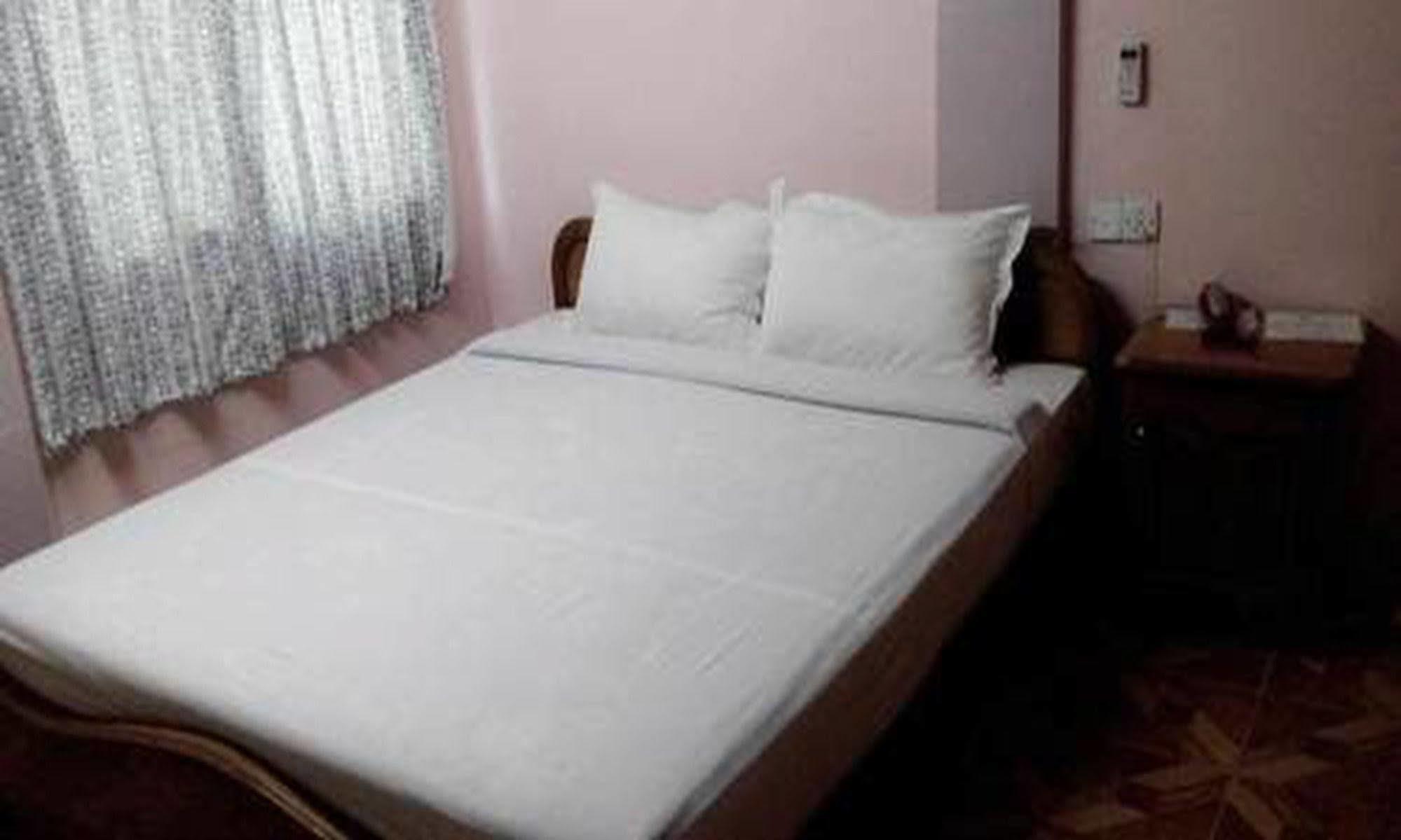 Tiger Hotel And Golden Lion Restaurant Pyin Oo Lwin Exterior photo
