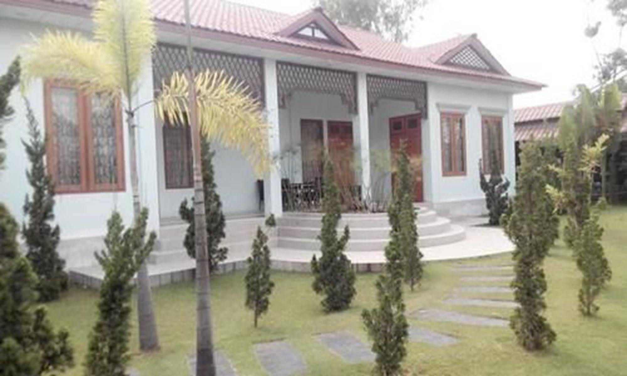 Tiger Hotel And Golden Lion Restaurant Pyin Oo Lwin Exterior photo