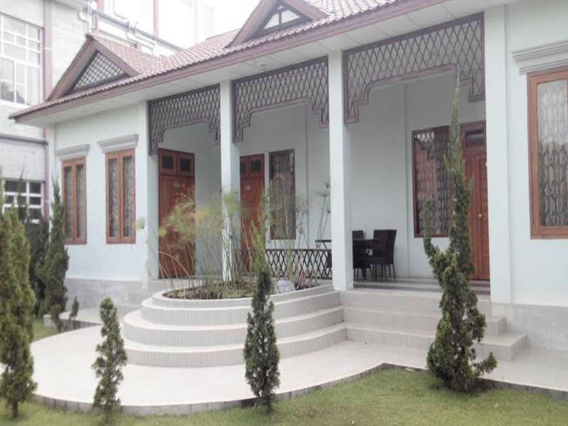 Tiger Hotel And Golden Lion Restaurant Pyin Oo Lwin Exterior photo
